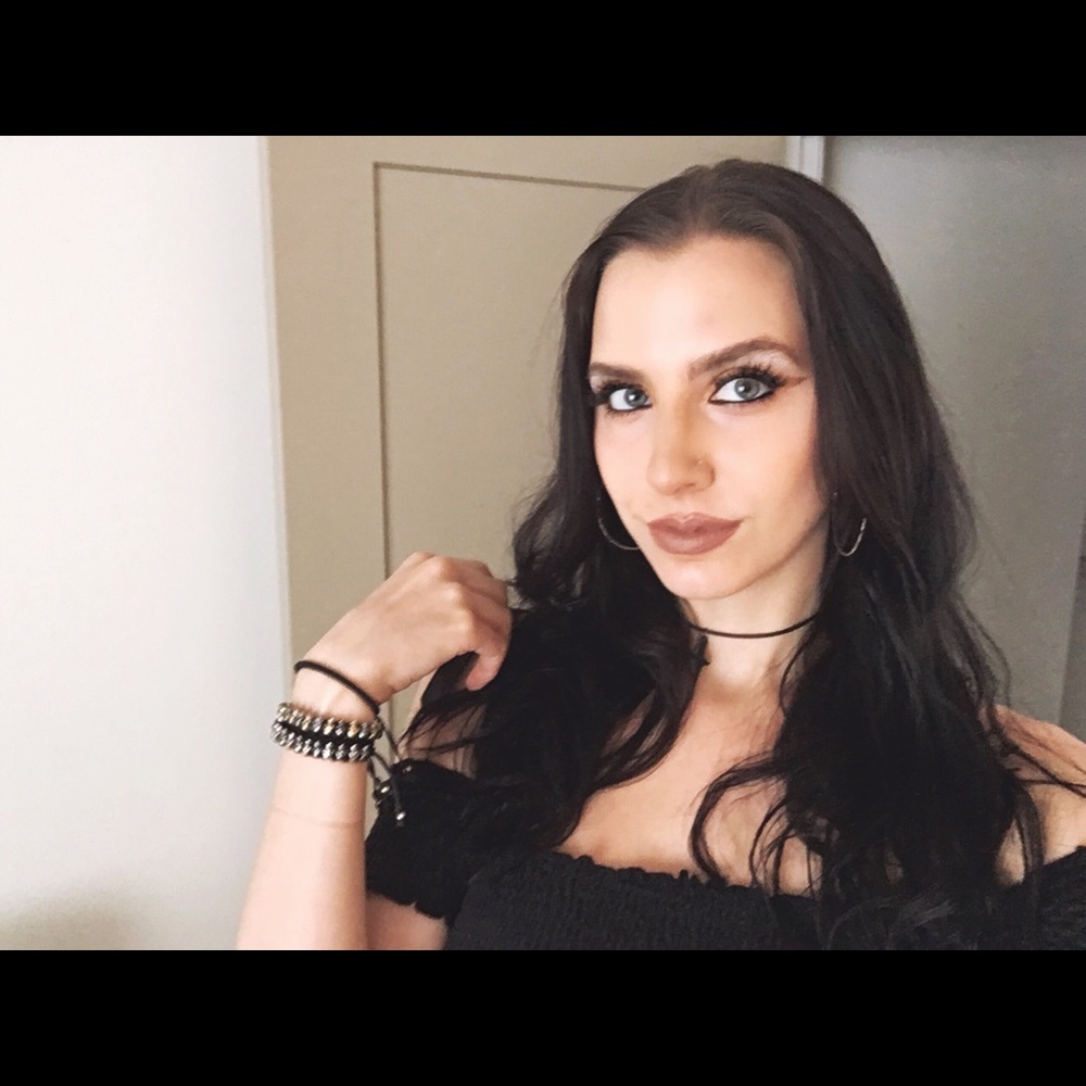 Meet your Posher, Lauren