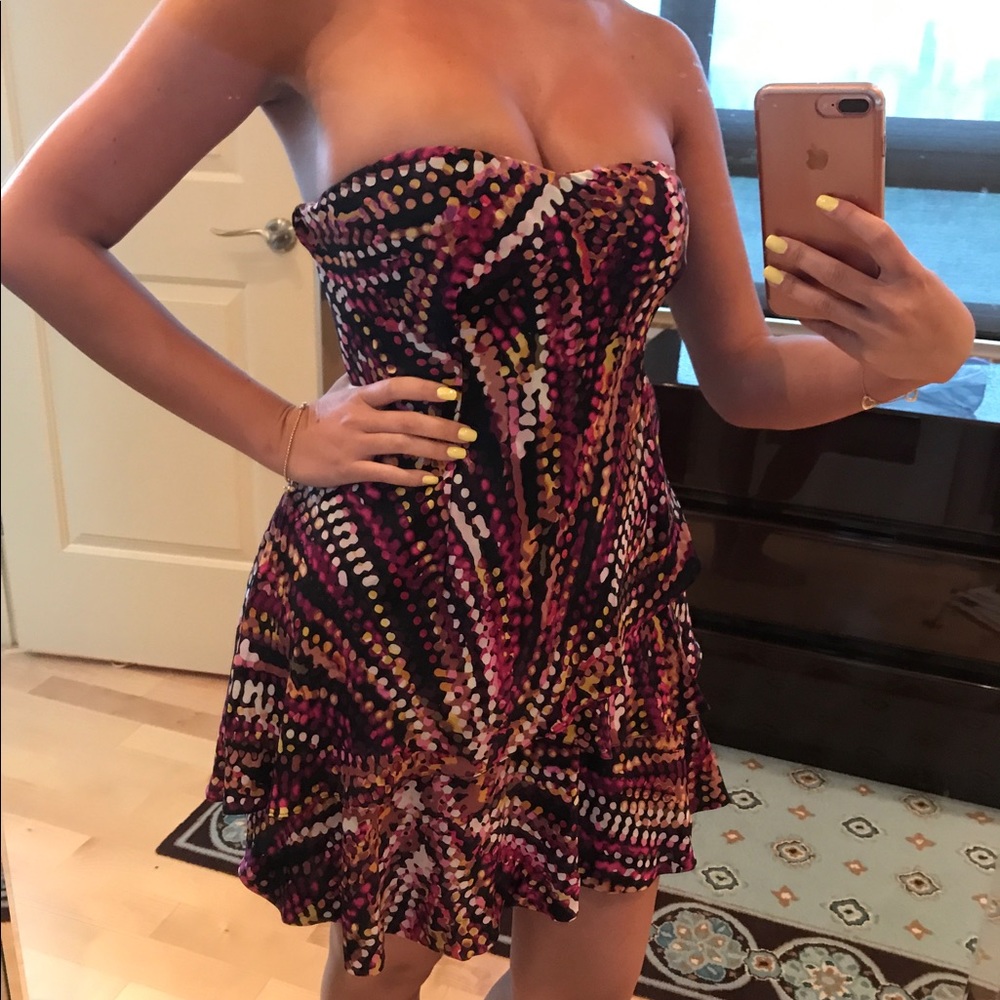 BCBGMAXAZRIA Strapless Chiffon Ruffle Dress size 4