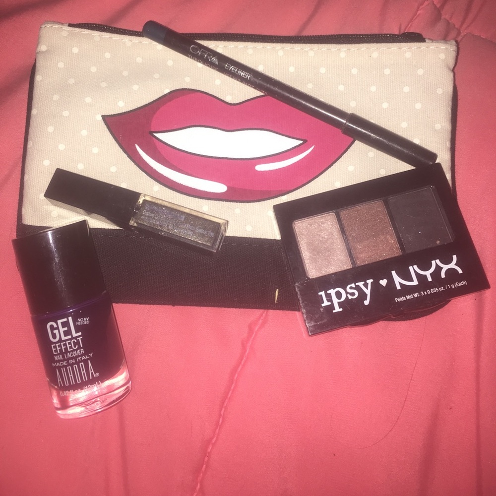 Beauty bundle! Make up bag & 4 mini goodies