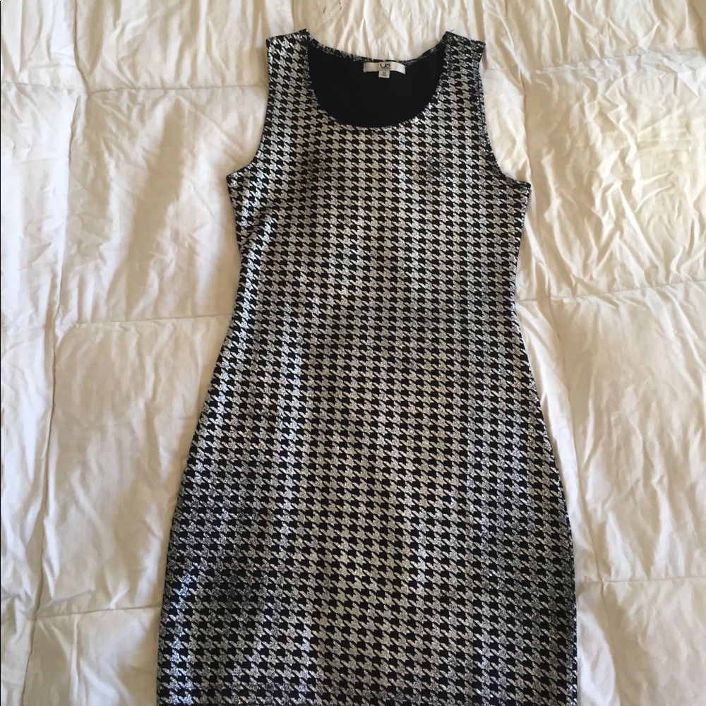 YA LA Black and White Houndstooh Sparkle Dress