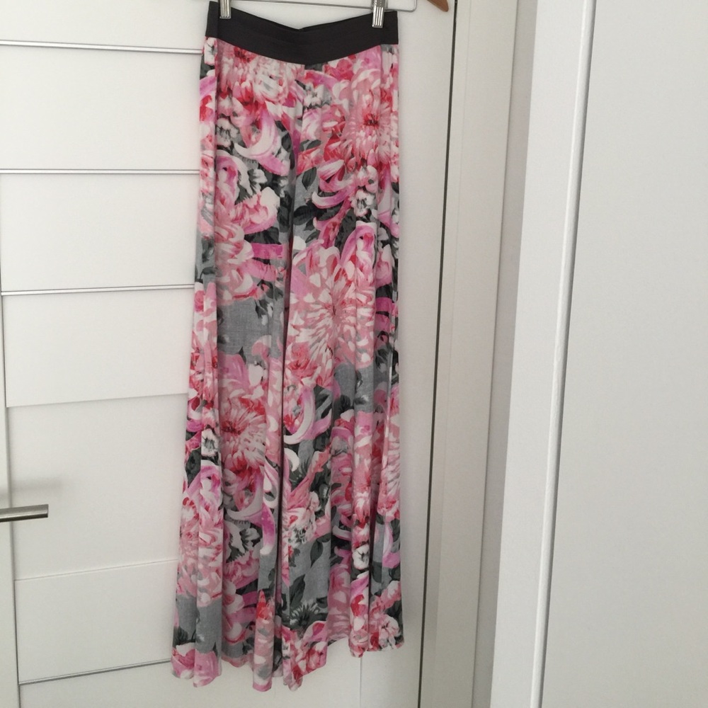 Wide leg pants