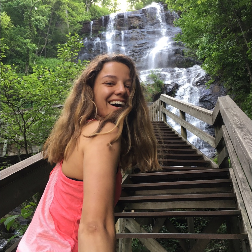 Meet your Posher, Carlie