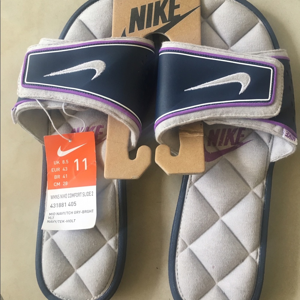 Woman's Nike Comfort Slide