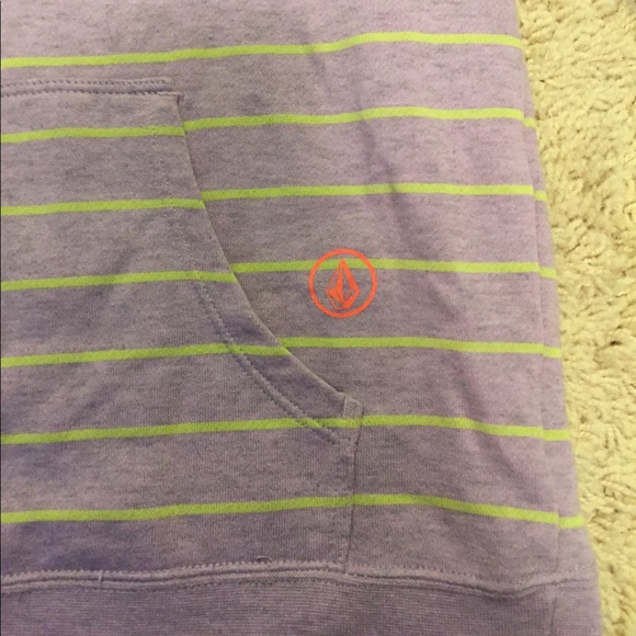 Volcom crew - Picture 2 of 3