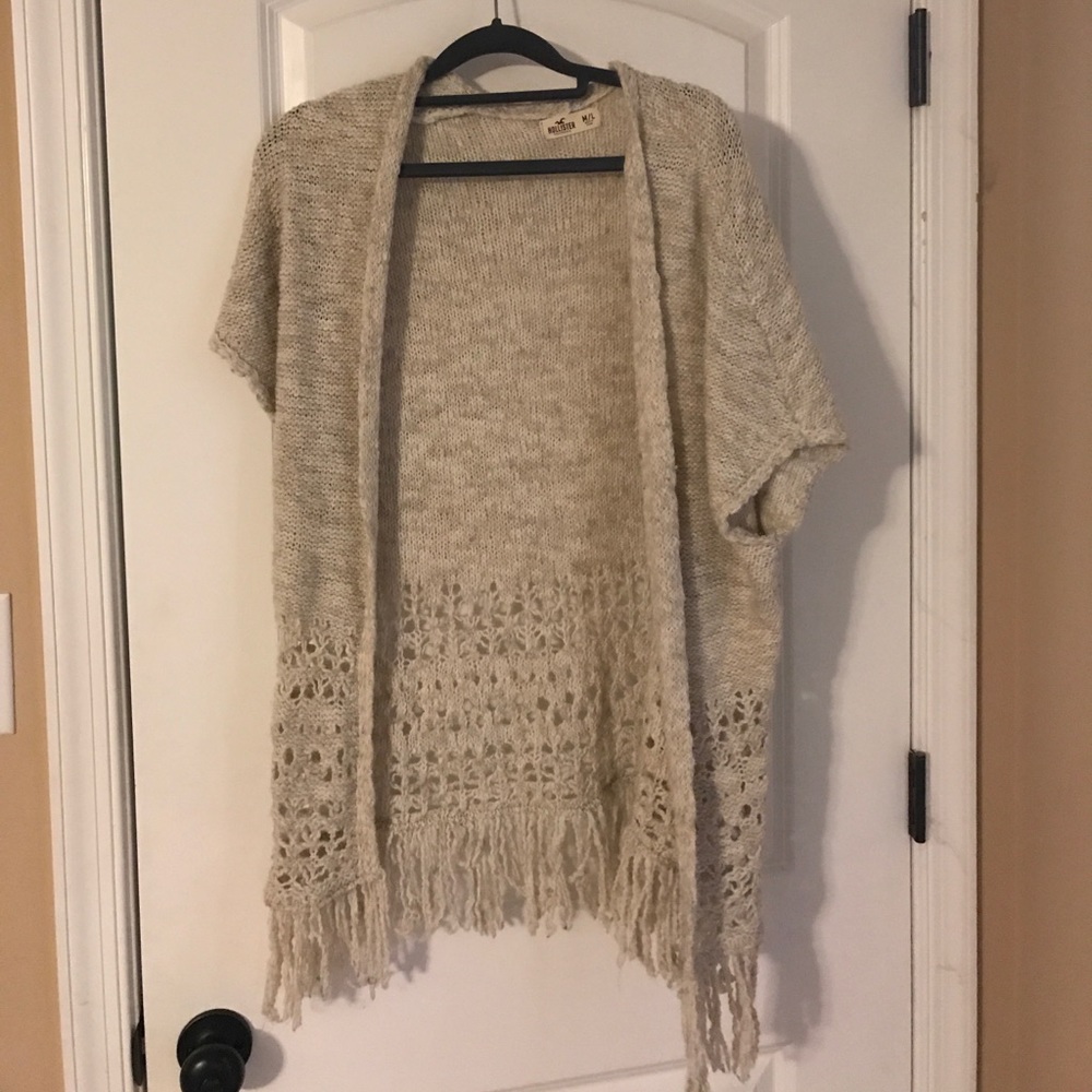 ⭐️NWOT Hollister Short Sleeve Sweater Cardigan