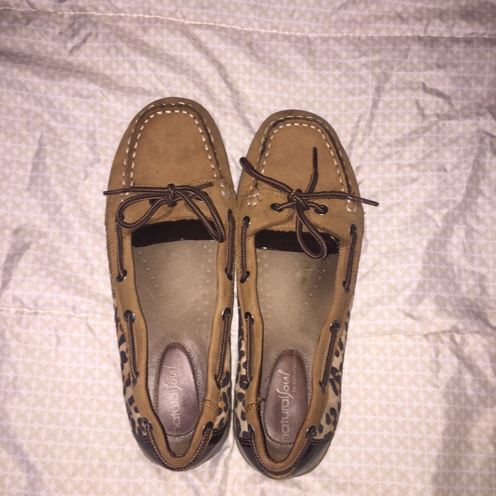 Natural Soul Boat Shoes. Tan with leopard print.