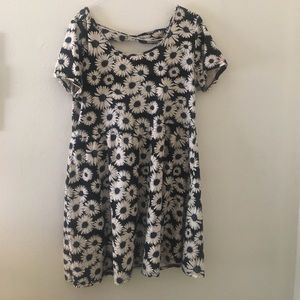 Daisy dress