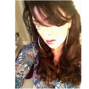 Meet your Posher, Dee