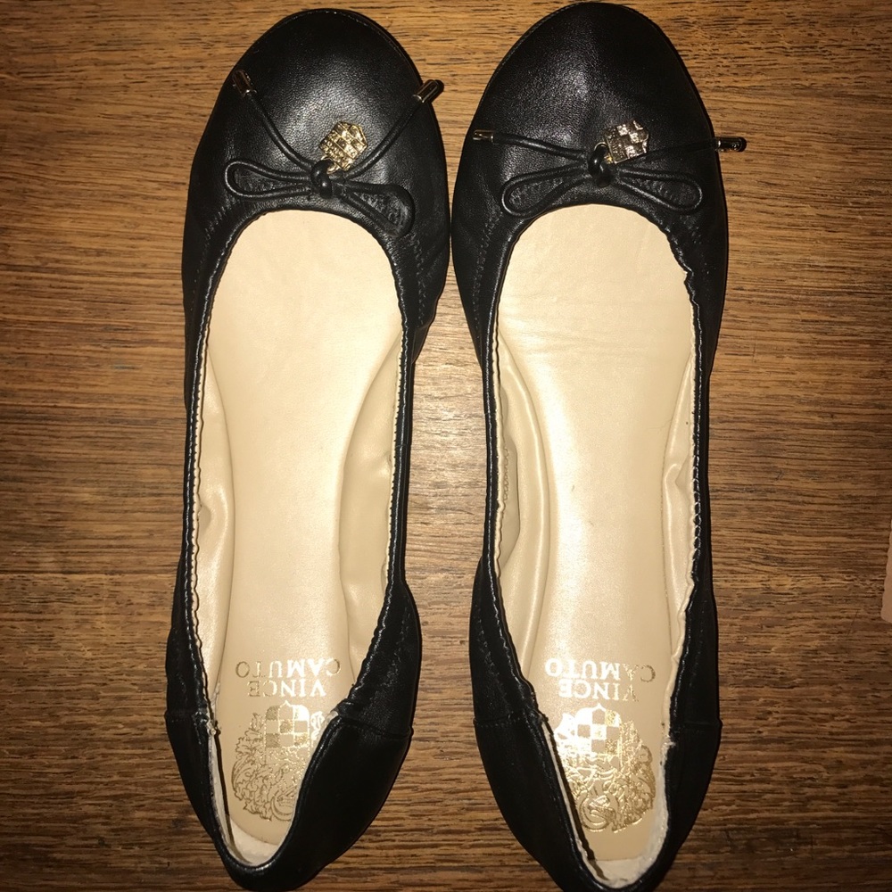 NWOT Vince Camuto ballet flats. Size 9B/39