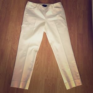 👖✨Cream White House Black Market✨👖