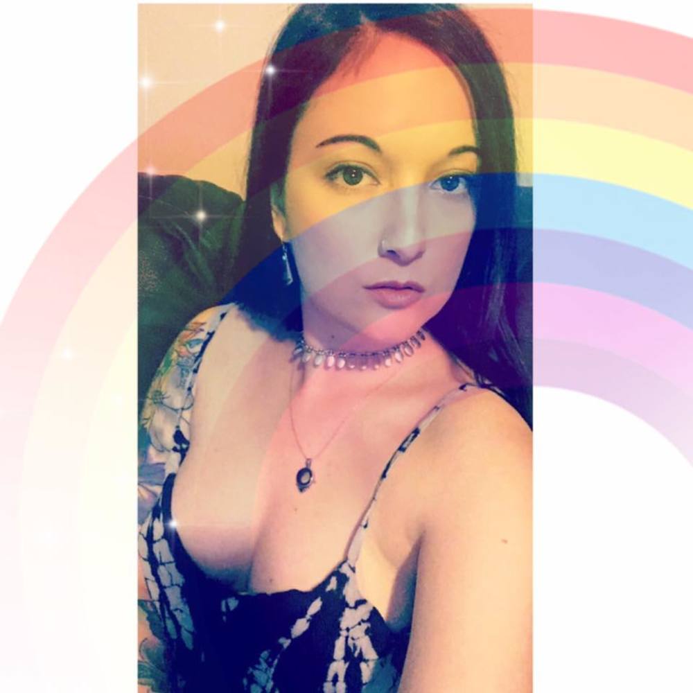 Meet your Posher, Emilee