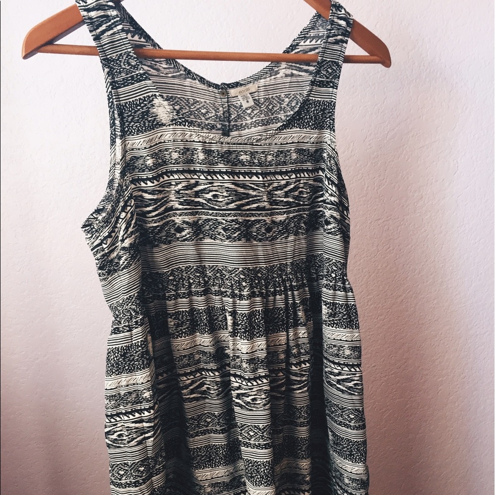 Super cute lightweight patterned summer dress