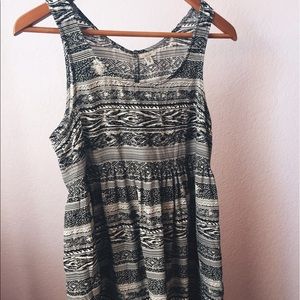 Super cute lightweight patterned summer dress
