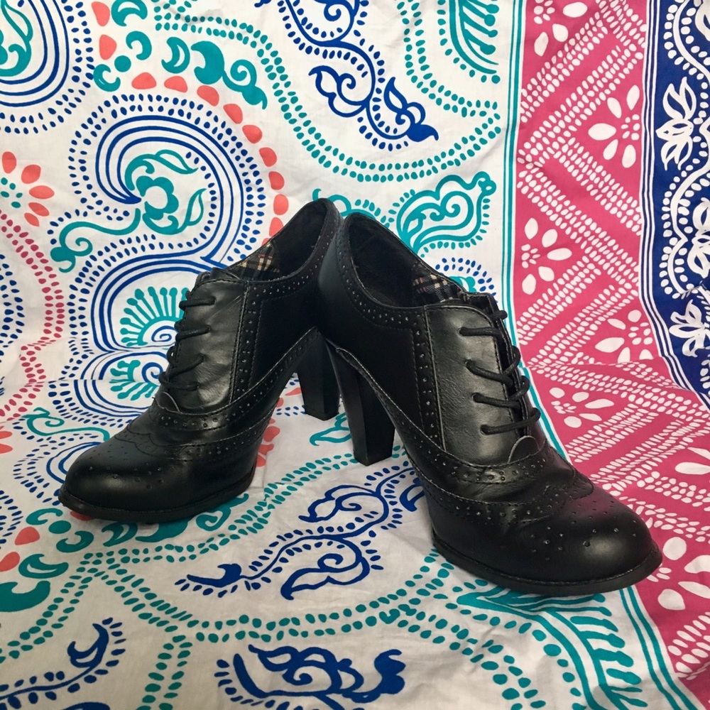 American Eagle Black Heels