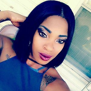 Meet your Posher, Lola