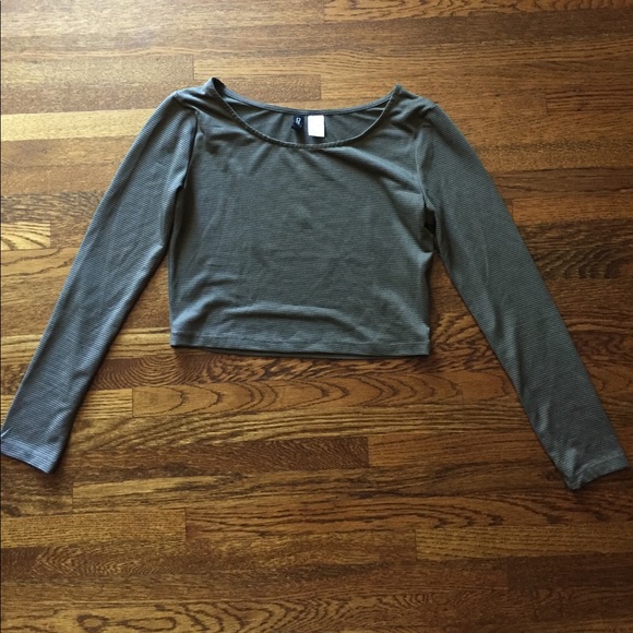 Long Sleeve Crop Top - Picture 1 of 4