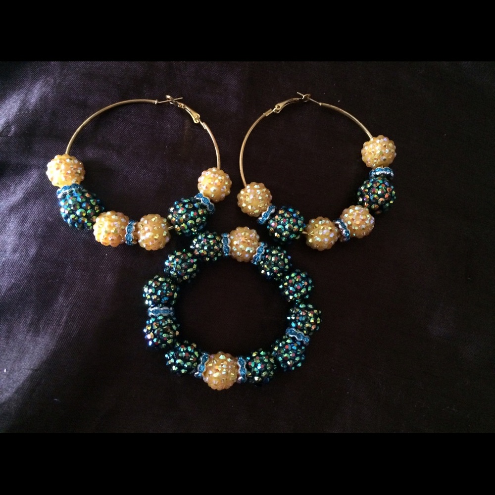 Beautiful,handmade earring and bracelet set.