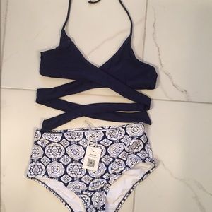 Cupshe swimsuit. New with Tags. Never worn. Size L