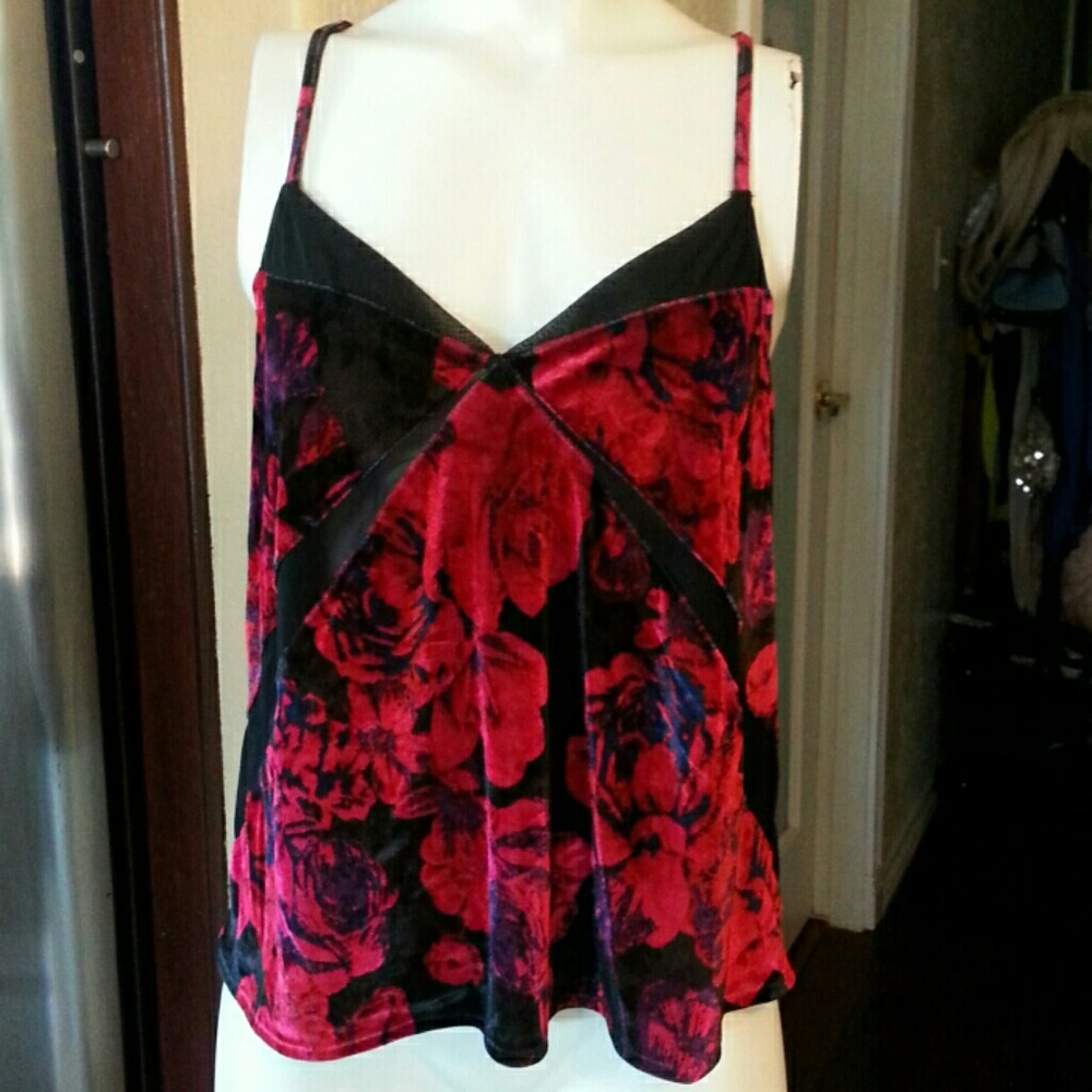 Tildon floral cutout mesh velvet tank