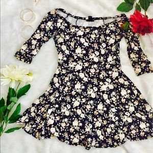 ⚠️‼️ SALE‼️⚠️ Long Sleeve Floral Dress