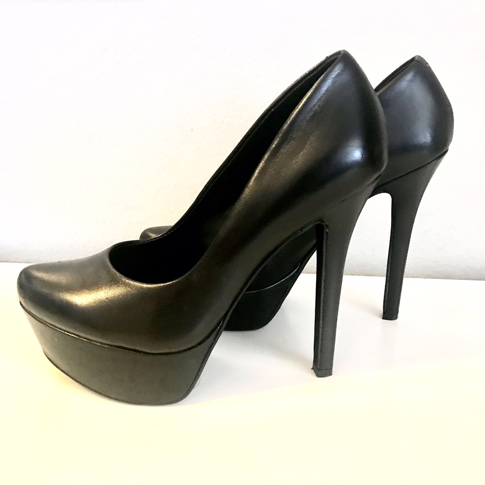 Jessica Simpson Black Heels
