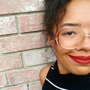Meet your Posher, Courtney