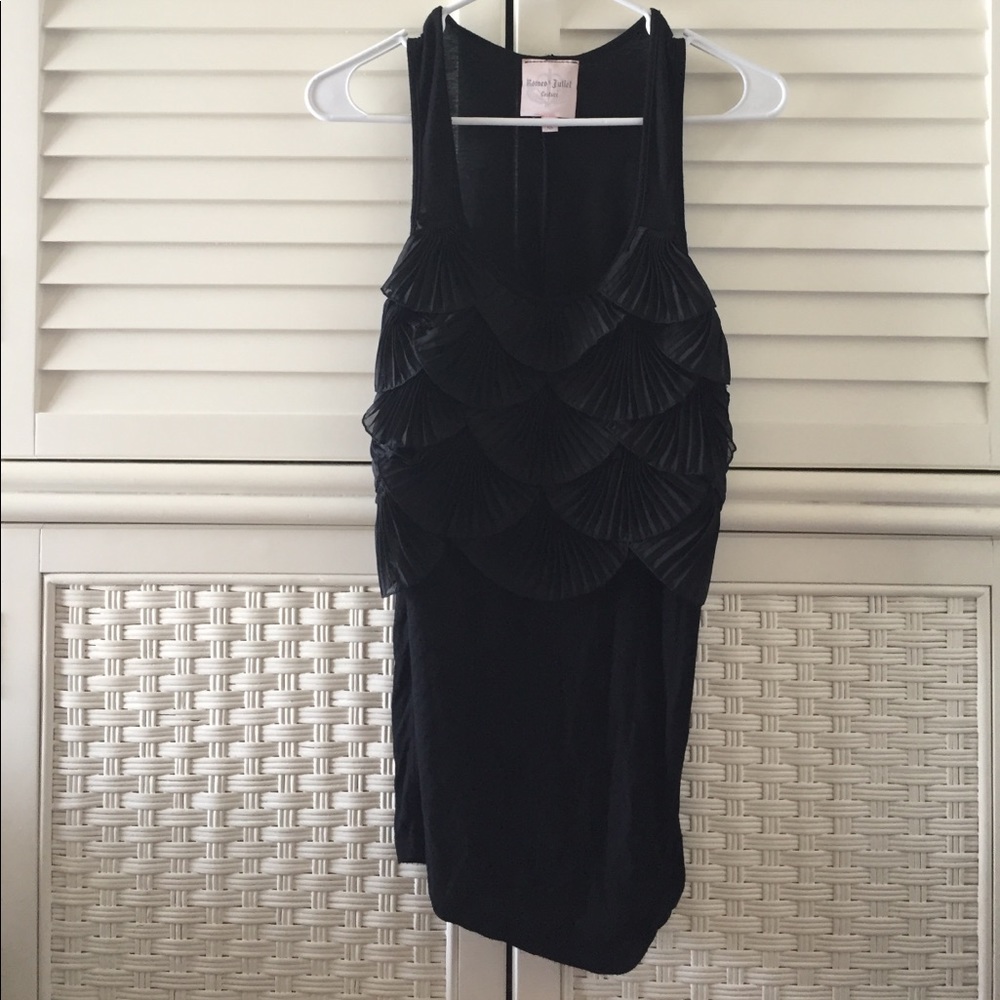 Romeo & Juliet couture black L tank top ruffle