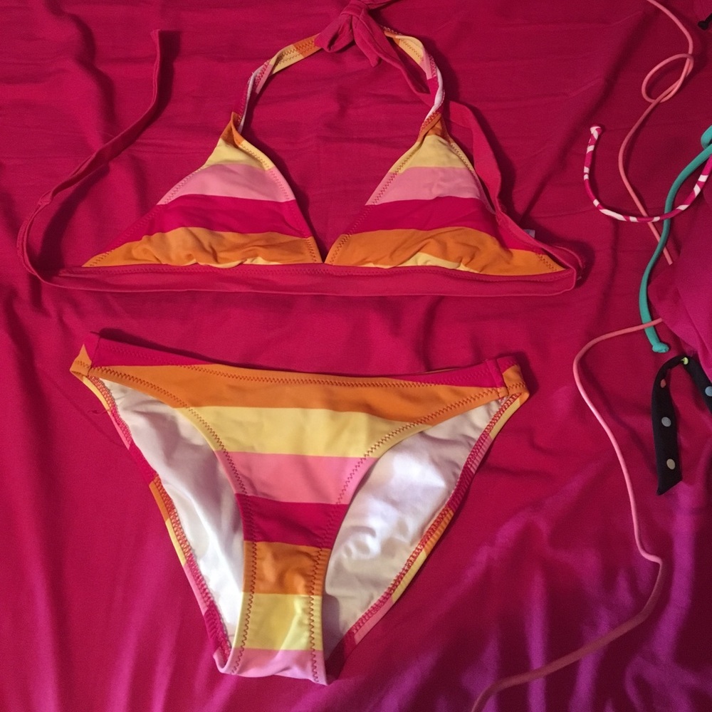 Striped aero bikini!