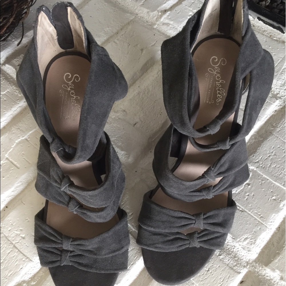Seychelles gray suede shoe (Anthropologie) sz11