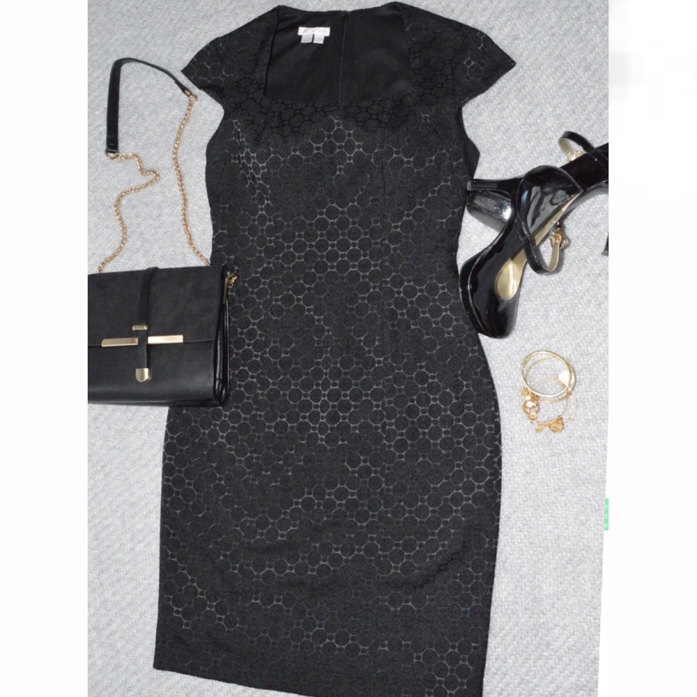 Form fitting London Times Size 4 black dress