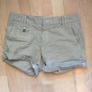 Size 0 banana republic seersucker shorts