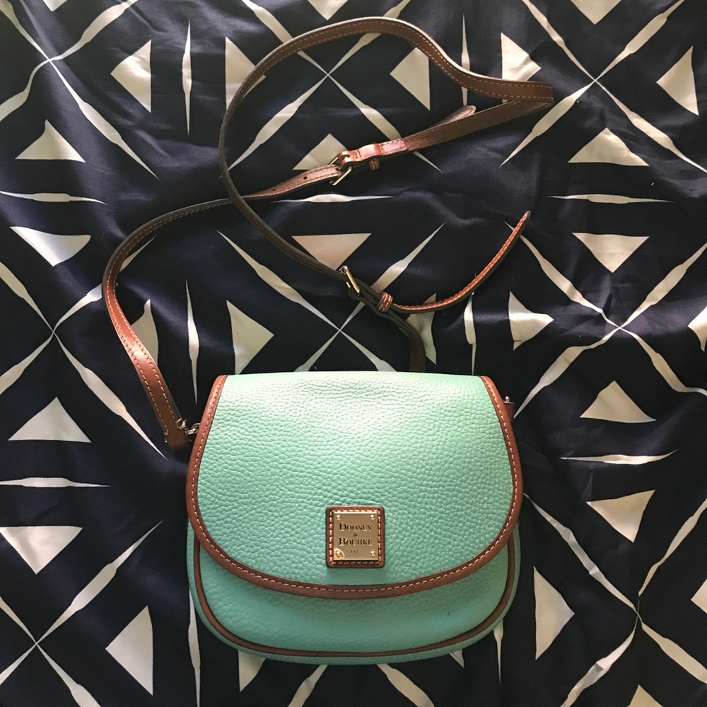 Dooney & Bourke mint crossbody 💚