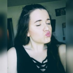 Meet your Posher, Alexis