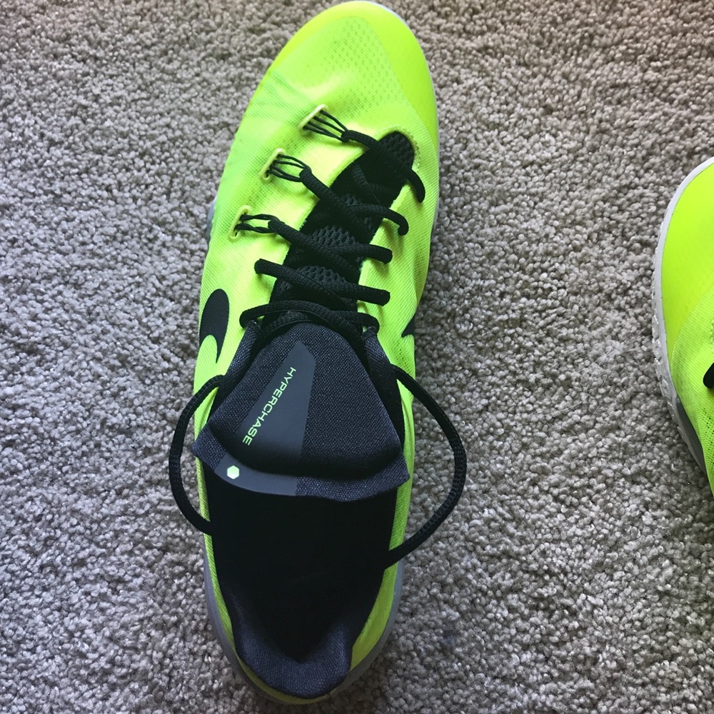 Nike - Picture 2 of 4