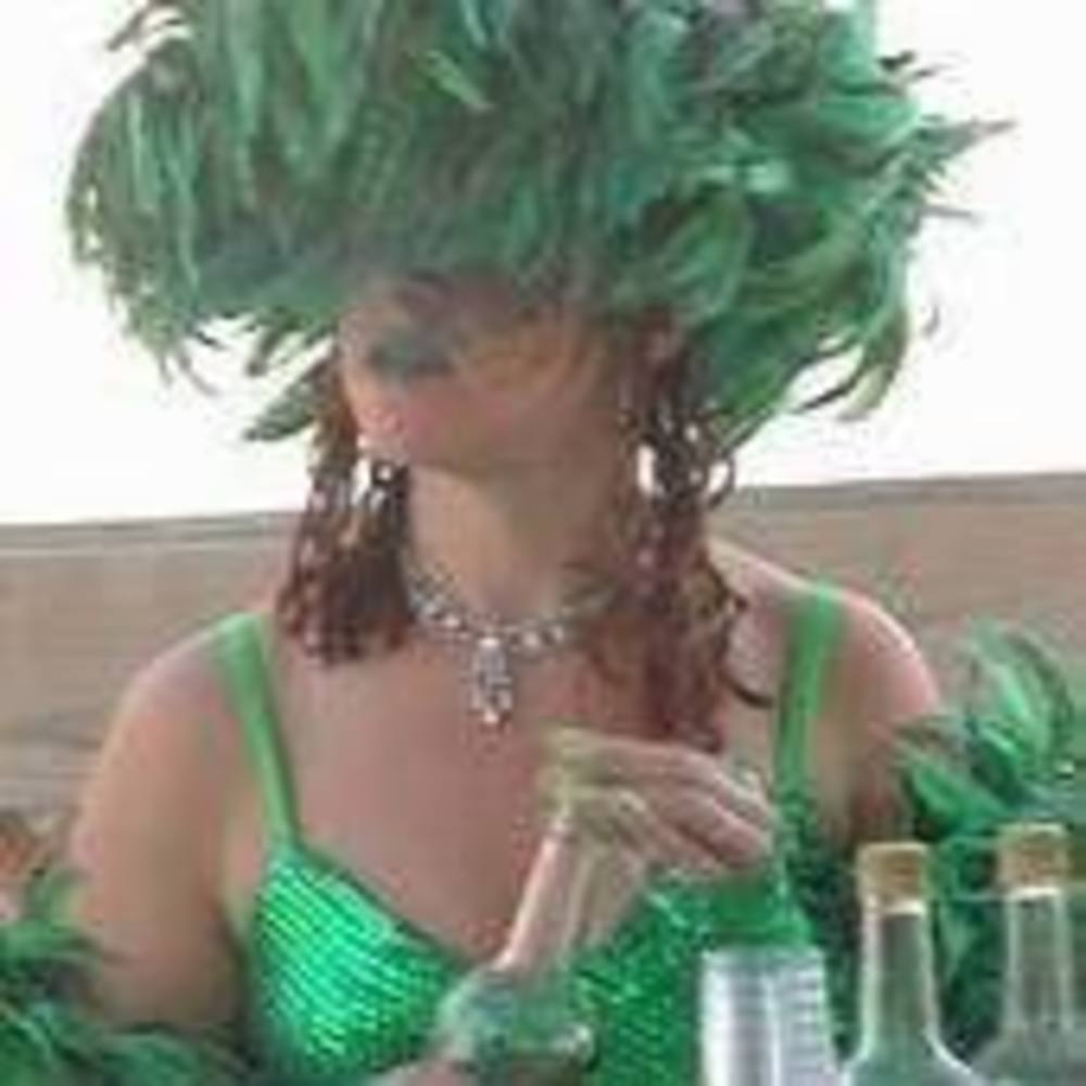 Meet your Posher, Absinthia