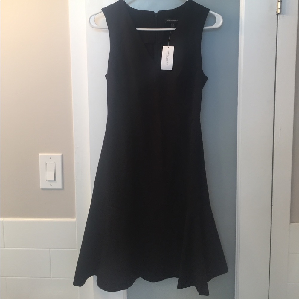 *SOLD * NWT banana republic v neck dress size 2 - Picture 2 of 7