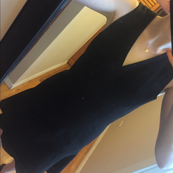 Banana Republic Dresses & Skirts - *SOLD * NWT banana republic v neck dress size 2