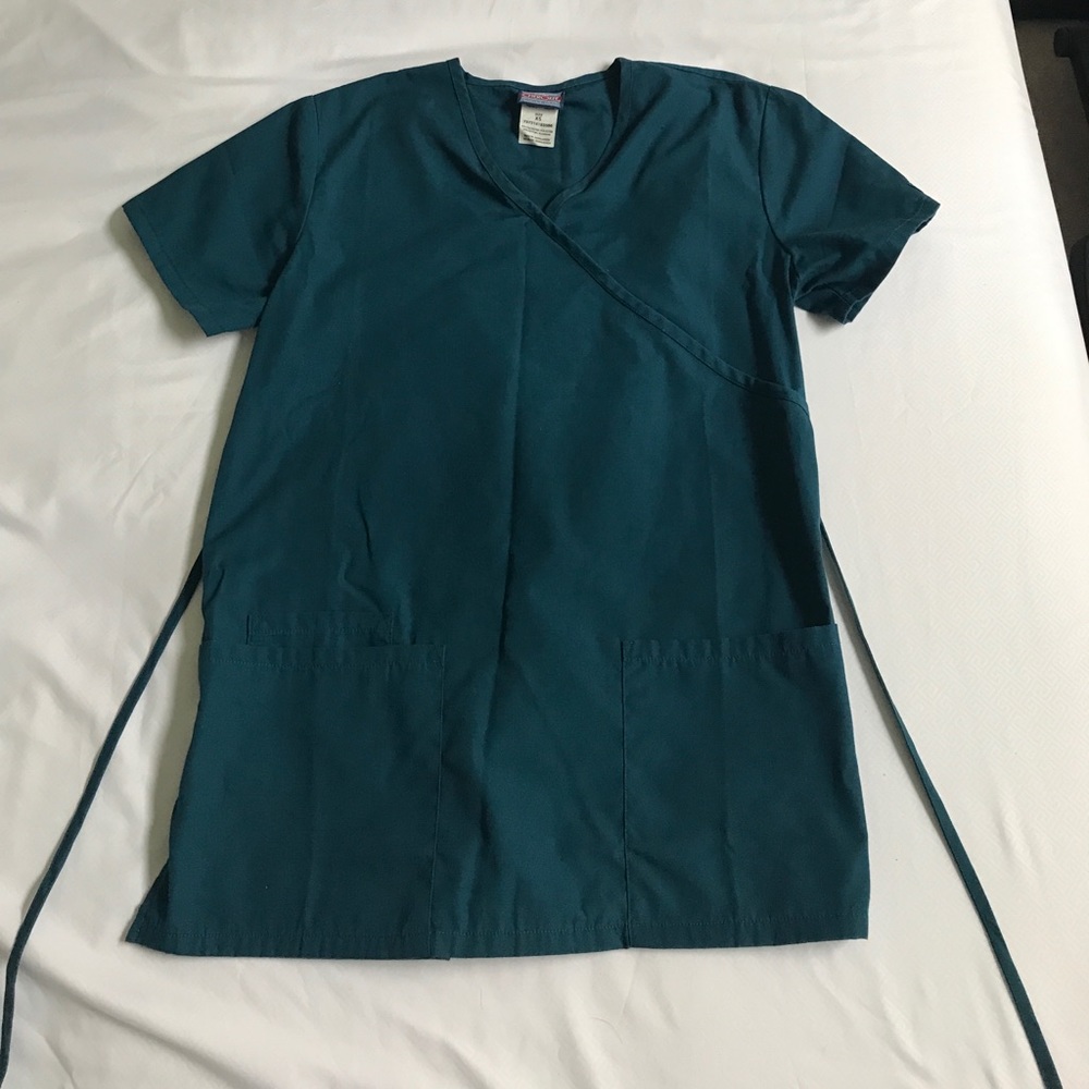 Cherokee Scrub Top
