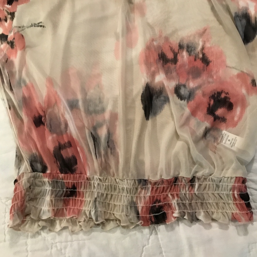 Sheer flower top - Picture 2 of 4