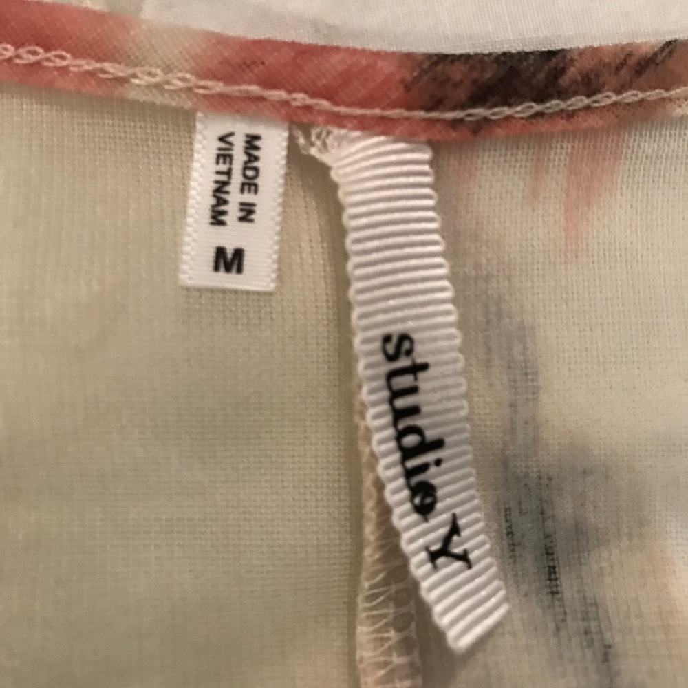 Sheer flower top - Picture 4 of 4