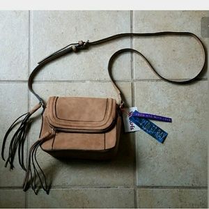 🌼NWT! Tan Crossbody Tasseled Purse🌼