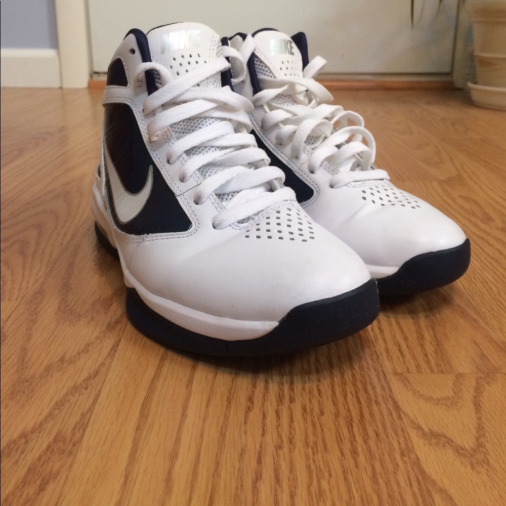 Nike flywire basketball shoes