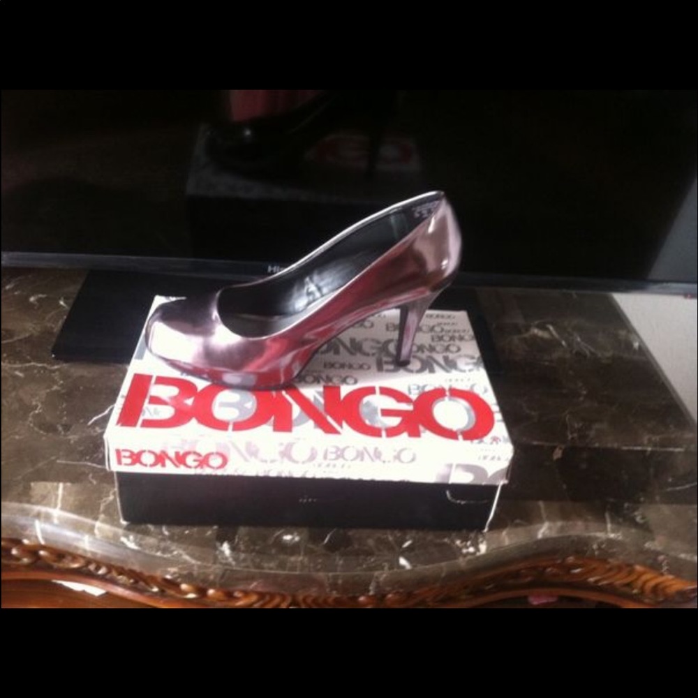 Bongo shoes  size 10