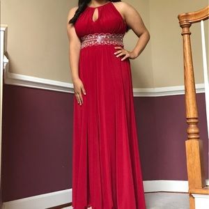 Sleeveless key hole beaded waist Prom dress!