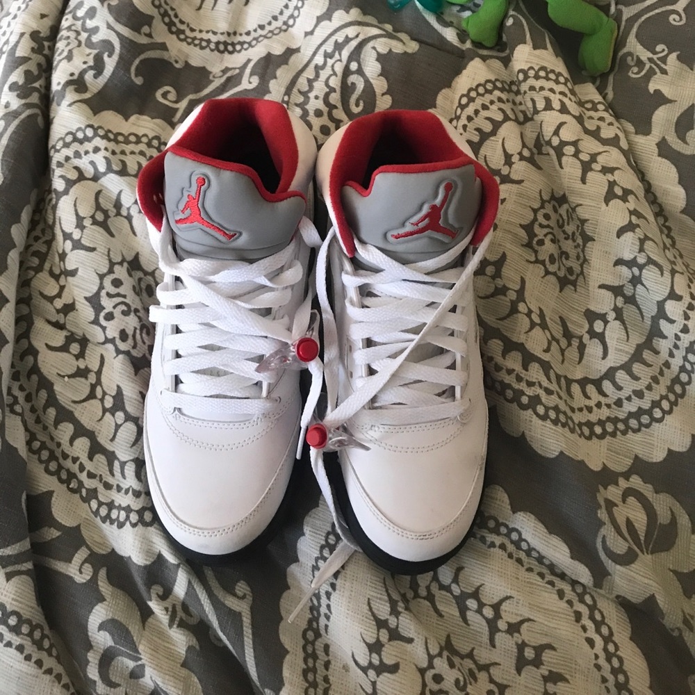 Size 5.5 boys Jordans