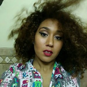 Meet your Posher, Shana