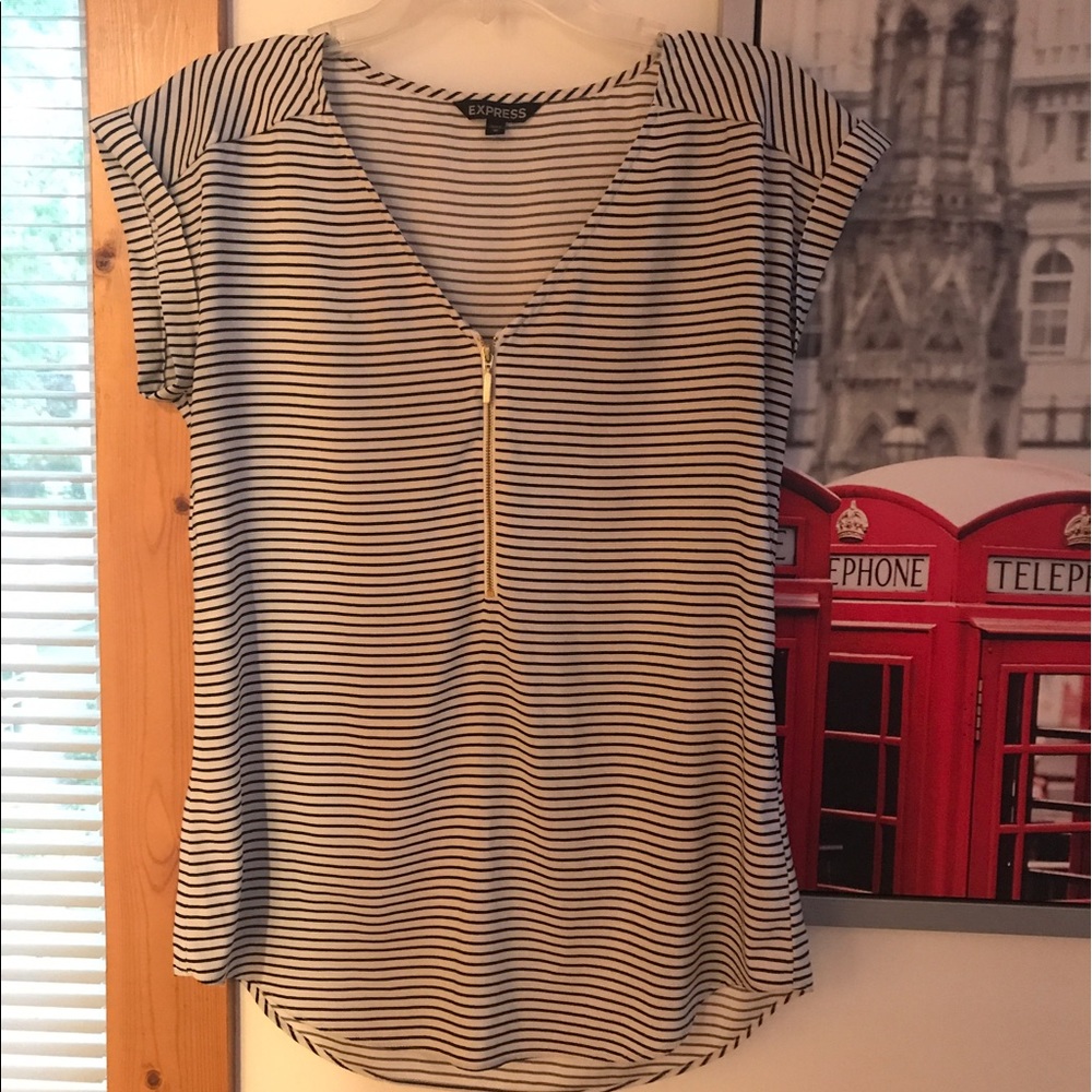 Express short sleeve top