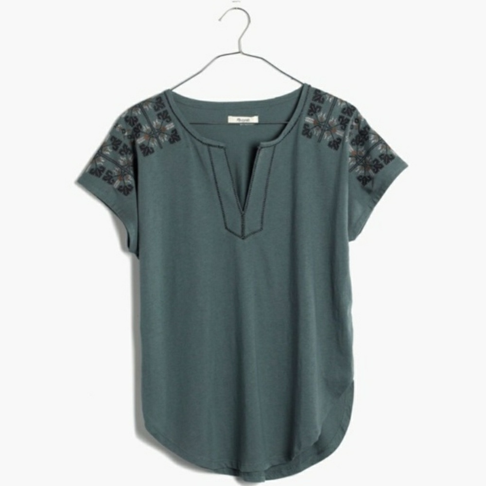 Embroidered Split neck tee in arctic green