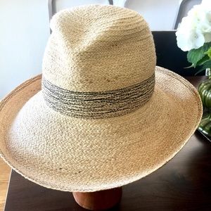 Lola Straw Hat w/embroidered band