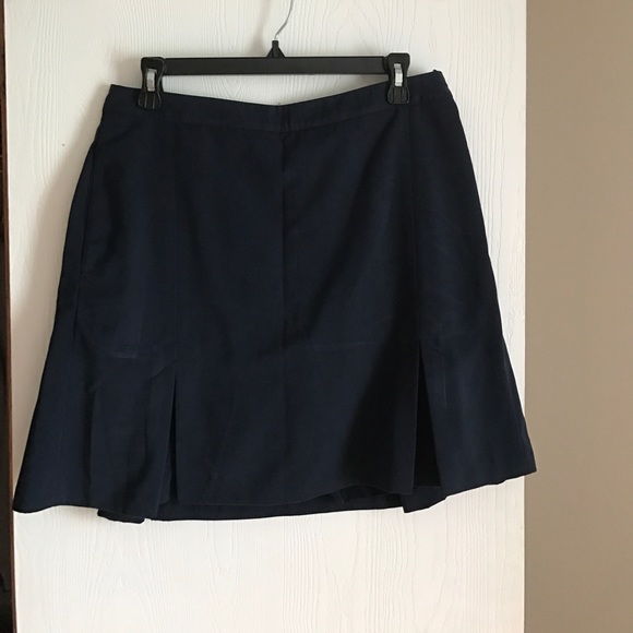 Bundle of golf skorts - Picture 2 of 3